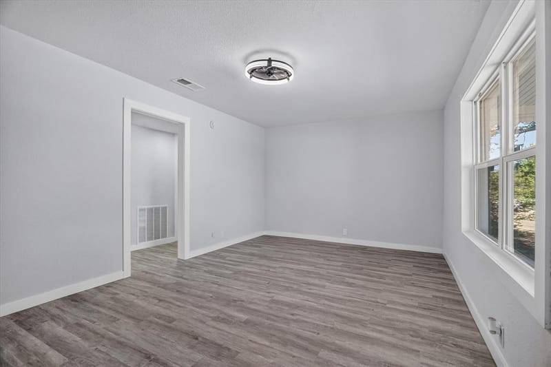 1225 W Belknap Street, Jacksboro TX 76458 - Photo 19