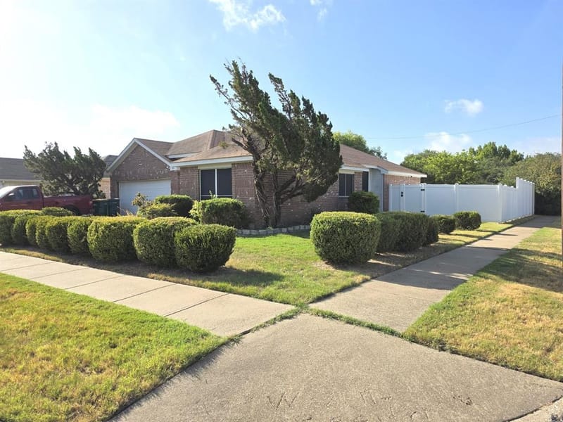 801 Ragland, Cedar Hill TX 75104