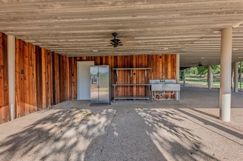 421 N Lazy Bend Road, Millsap TX 76066 - Photo 23