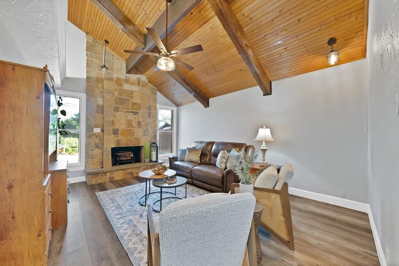 306 E Rochelle Boulevard, Irving TX 75062 - Photo 7