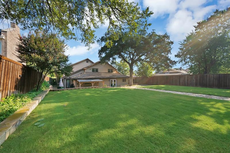 306 E Rochelle Boulevard, Irving TX 75062 - Photo 36
