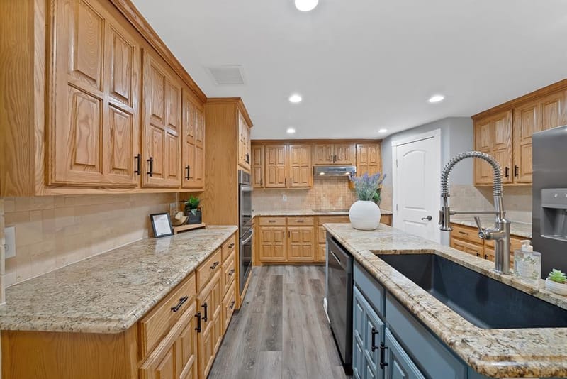 306 E Rochelle Boulevard, Irving TX 75062 - Photo 11