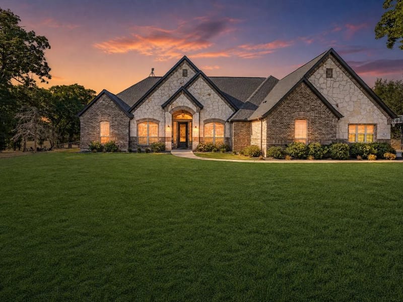 128 Paradise Oaks Court, Paradise TX 76073 - Photo 2