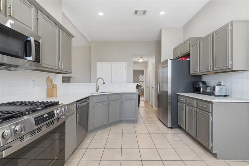 2704 Oak Creek, Mesquite TX 75181 - Photo 9