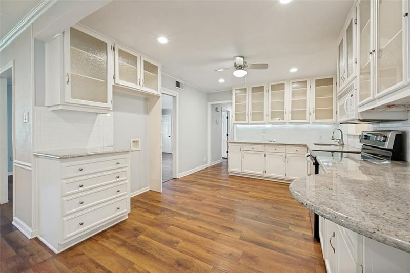 1504 Briarwood Boulevard, Arlington TX 76013 - Photo 7