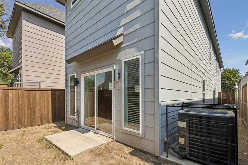 2225 Bethurum Avenue, Dallas TX 75215 - Photo 24