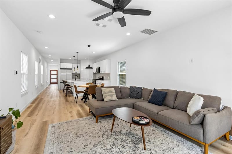 2225 Bethurum Avenue, Dallas TX 75215 - Photo 8
