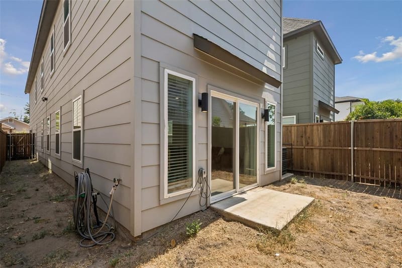 2225 Bethurum Avenue, Dallas TX 75215 - Photo 25