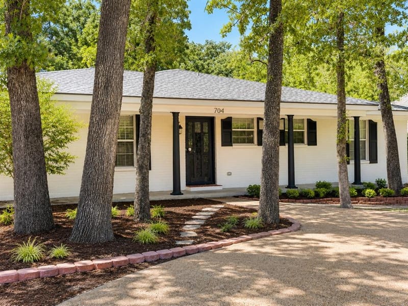704 Dobbins Road, Corsicana TX 75110 - Photo 2