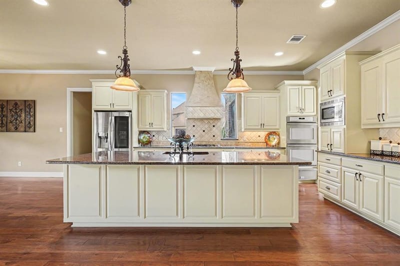 6909 Heritage Oaks Drive, Mansfield TX 76063 - Photo 7
