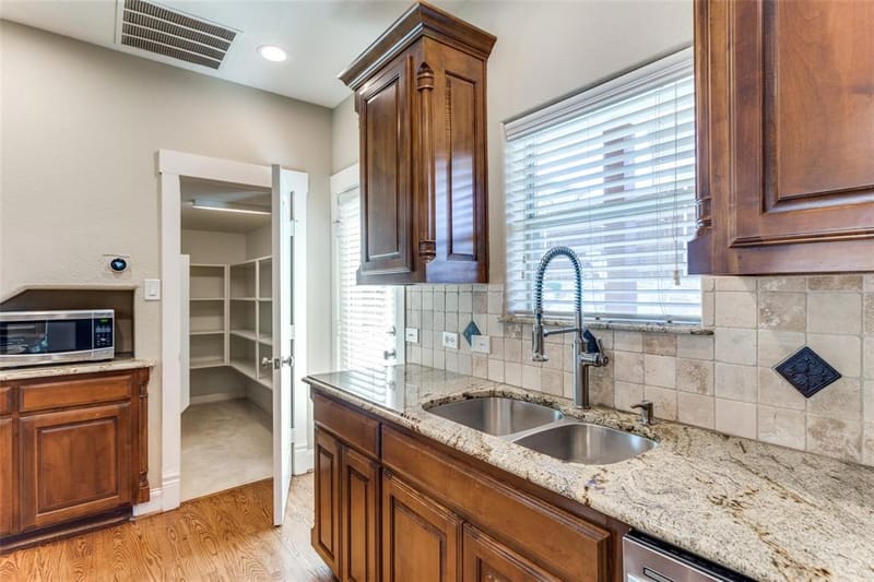 6633 Lost Star Lane, Fort Worth TX 76132 - Photo 9