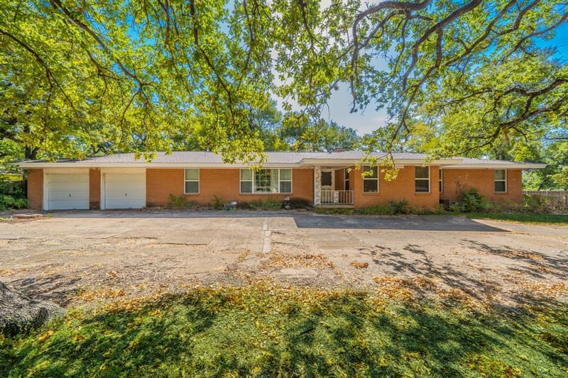 2314 Ingleside Drive, Grand Prairie TX 75050