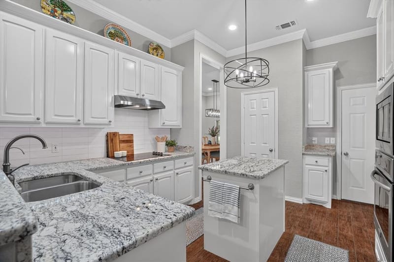 9216 Hanging Moss Drive, Granbury TX 76049 - Photo 11