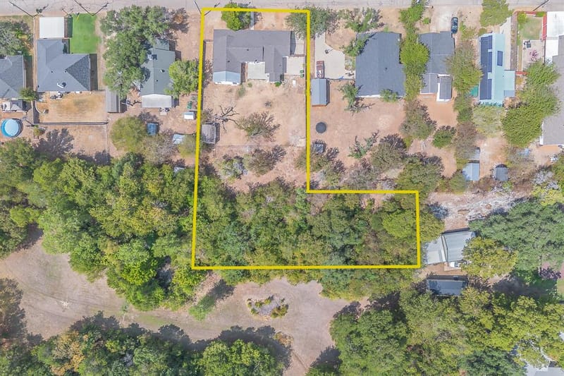 307 Ross Avenue, Glen Rose TX 76043 - Photo 2