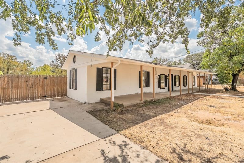 307 Ross Avenue, Glen Rose TX 76043 - Photo 4