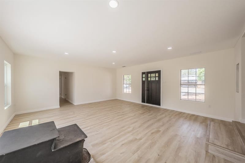 307 Ross Avenue, Glen Rose TX 76043 - Photo 8