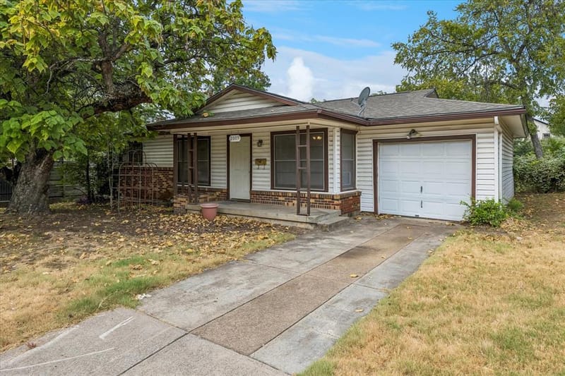 2005 Haltom Road, Haltom City TX 76117