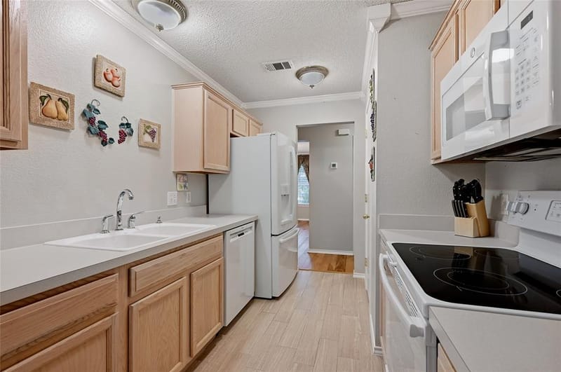 1601 Creekside, Sherman TX 75092 - Photo 14