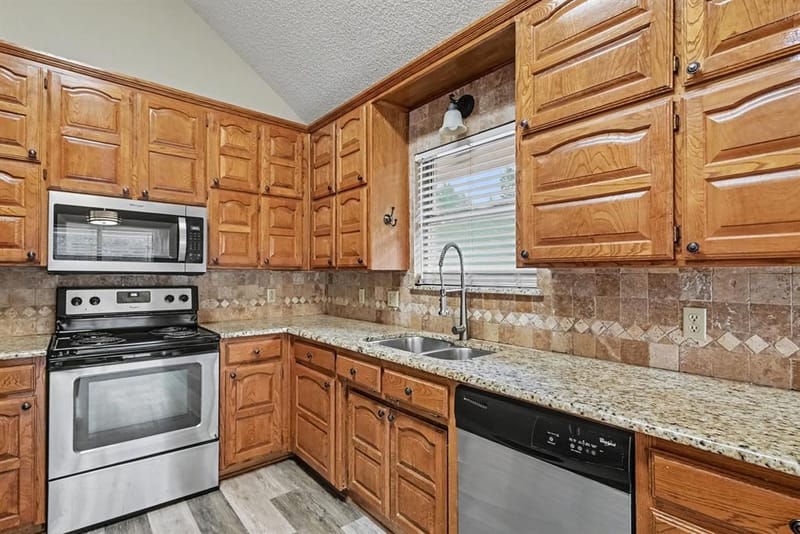 110 Mill Creek Lane, Weatherford TX 76087 - Photo 10