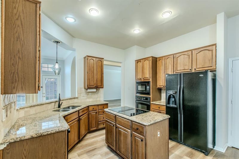 3107 Lake Oak Drive, Arlington TX 76017 - Photo 6