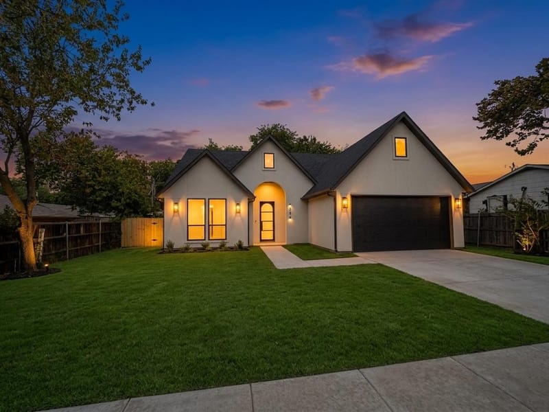 338 TEXANA Street, Van Alstyne TX 75495