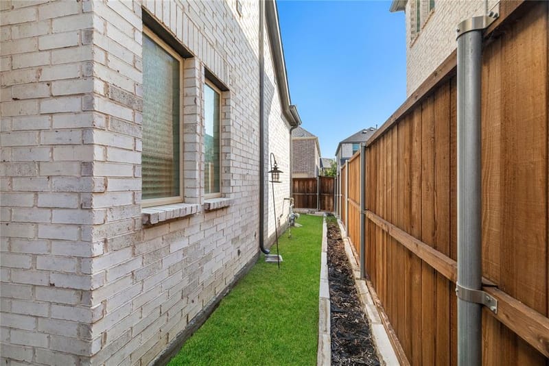 12778 Friar Street, Farmers Branch TX 75234 - Photo 27