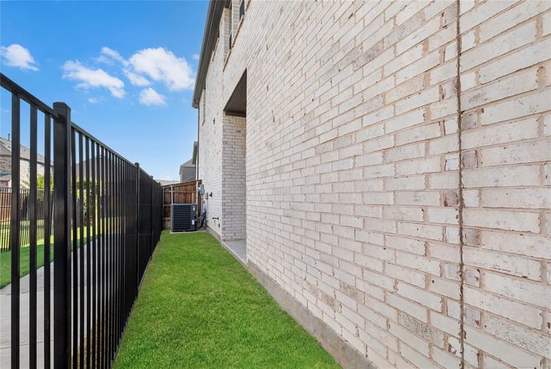12778 Friar Street, Farmers Branch TX 75234 - Photo 28