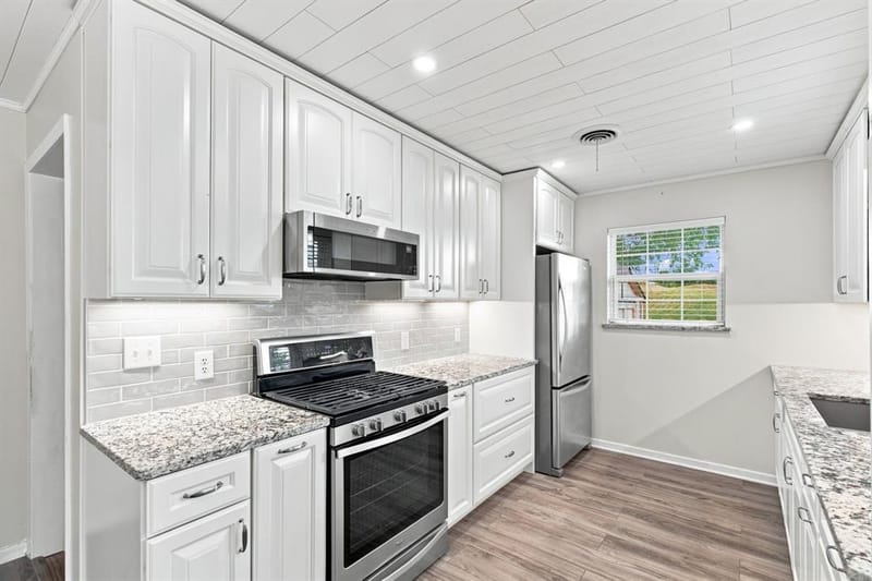 300 Parkwood Place, Lewisville TX 75067 - Photo 7