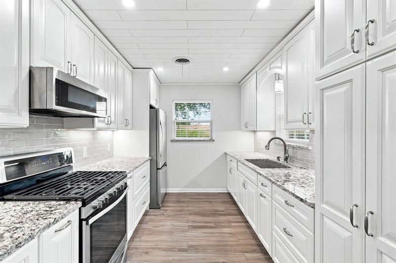 300 Parkwood Place, Lewisville TX 75067