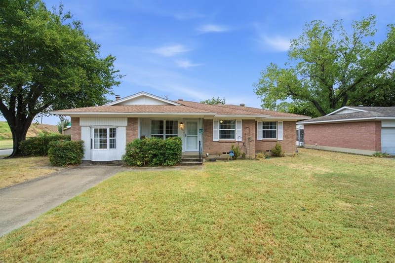 300 Parkwood Place, Lewisville TX 75067 - Photo 33