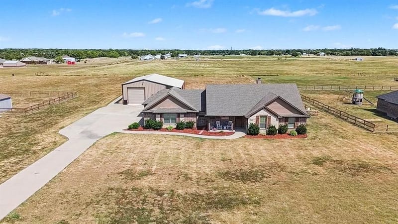4909 County Road 2720, Caddo Mills TX 75135 - Photo 2