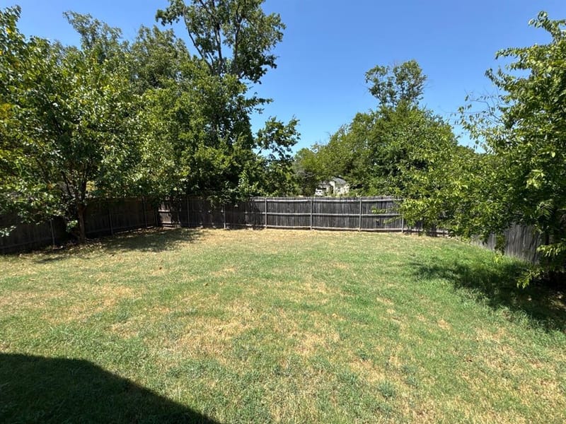 1110 Jones Street, Greenville TX 75401 - Photo 20