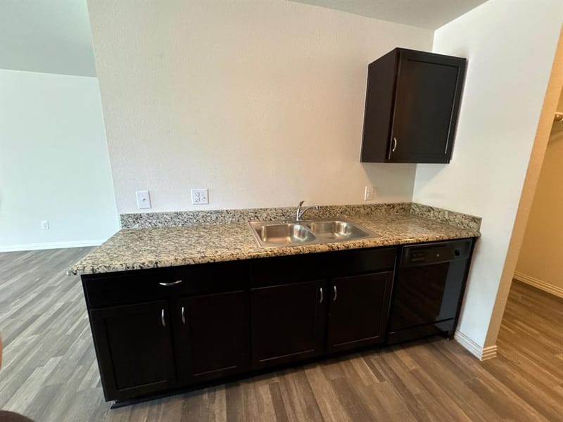 1110 Jones Street, Greenville TX 75401 - Photo 10