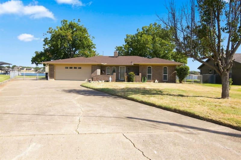 504 Panama Court, Granbury TX 76048