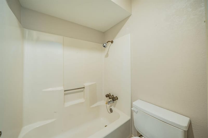 529 Winston Street, Grand Prairie TX 75052 - Photo 16