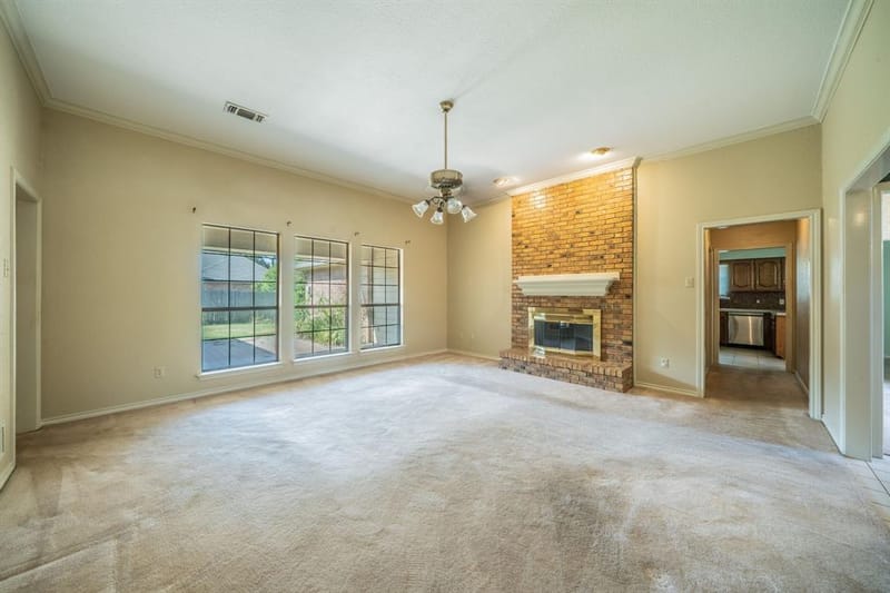529 Winston Street, Grand Prairie TX 75052 - Photo 3