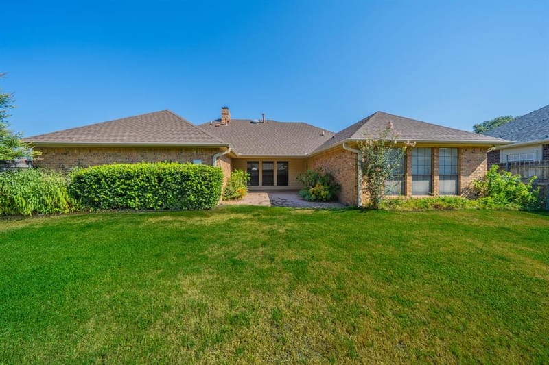 529 Winston Street, Grand Prairie TX 75052 - Photo 24