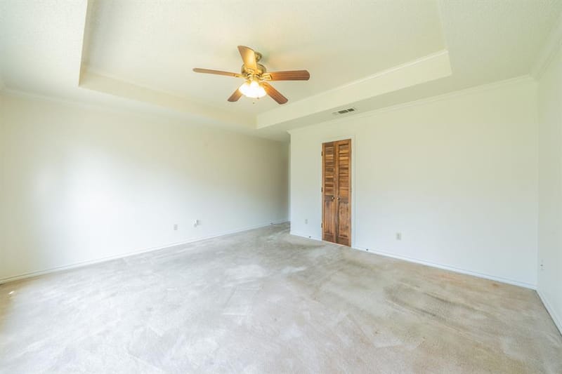 529 Winston Street, Grand Prairie TX 75052 - Photo 11