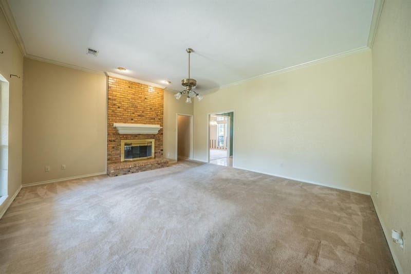 529 Winston Street, Grand Prairie TX 75052 - Photo 4