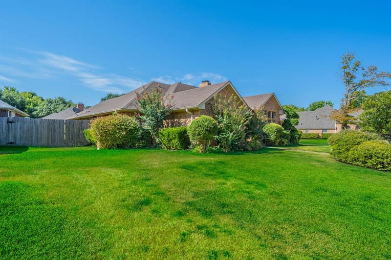 529 Winston Street, Grand Prairie TX 75052 - Photo 21