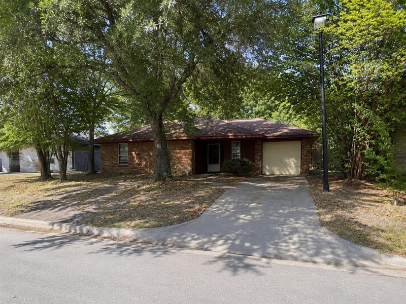 1201 Phillips Circle, Kaufman TX 75142
