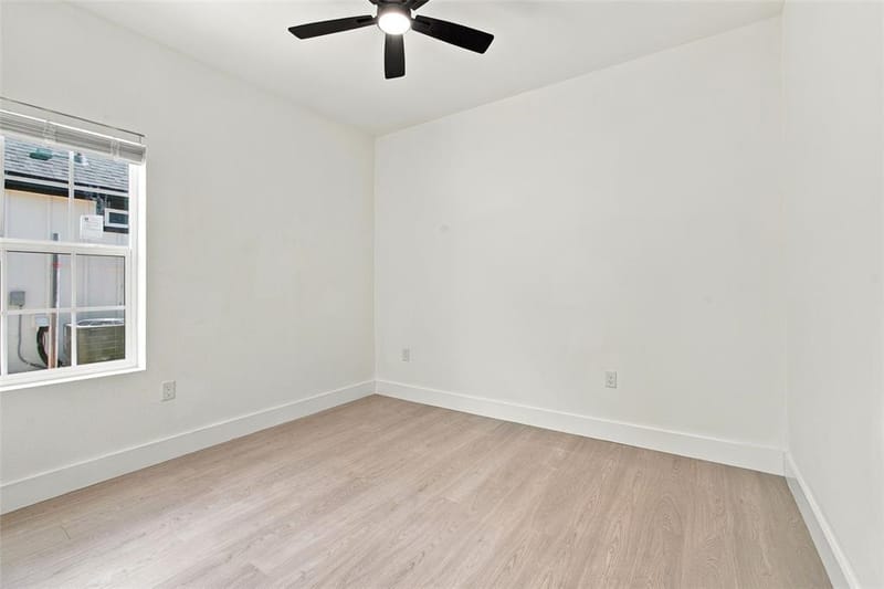 2721 Sycamore Court, Granbury TX 76048 - Photo 14