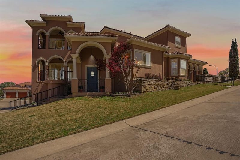 7713 Lakeview Circle, Fort Worth TX 76179 - Photo 2