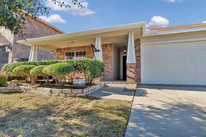 341 Windy Hill Lane, Fort Worth TX 76108