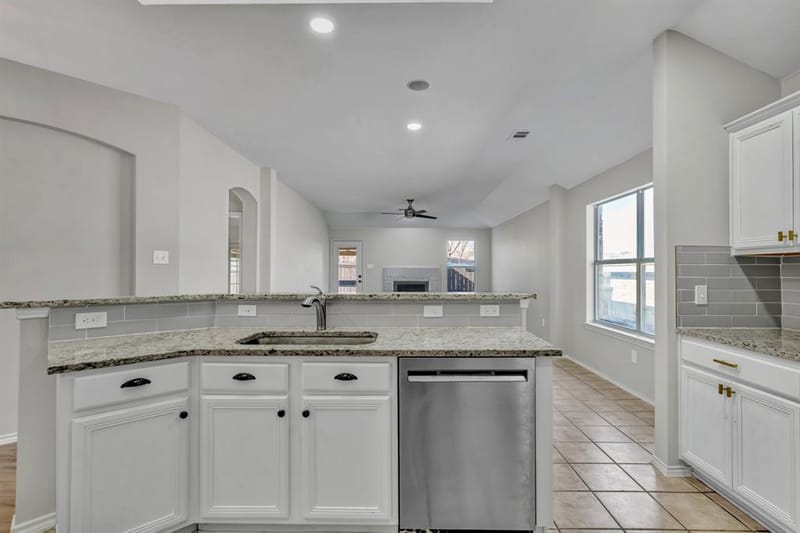 341 Windy Hill Lane, Fort Worth TX 76108 - Photo 5