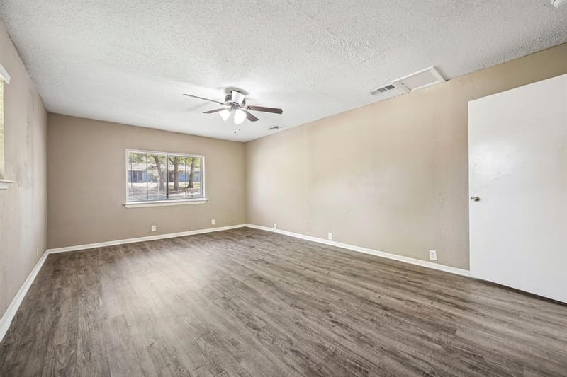 105 S Hickory Avenue, Denison TX 75020 - Photo 26