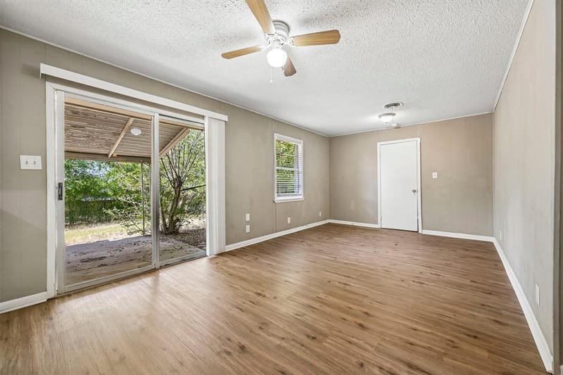 105 S Hickory Avenue, Denison TX 75020 - Photo 5