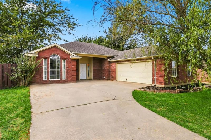 208 Cory Court, Krum TX 76249 - Photo 4