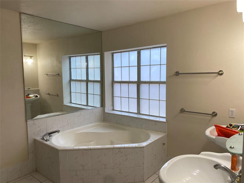 406 S Jefferson Street S, Irving TX 75060 - Photo 19