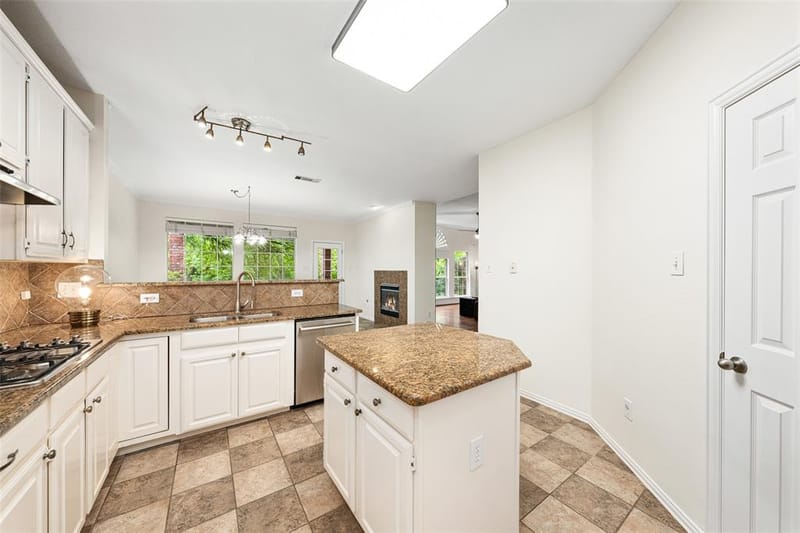 981 Parker Drive, Coppell TX 75019 - Photo 13